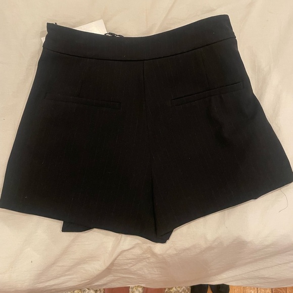 NWTβΌοΈ Zara pleaded pinstripe skort Size XS β€οΈ - Picture 2 of 6
